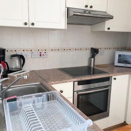 Limnaria Gardens - 1 Bedroom, Sunny Apartment With Stunning Pool Views Paphos Eksteriør bilde