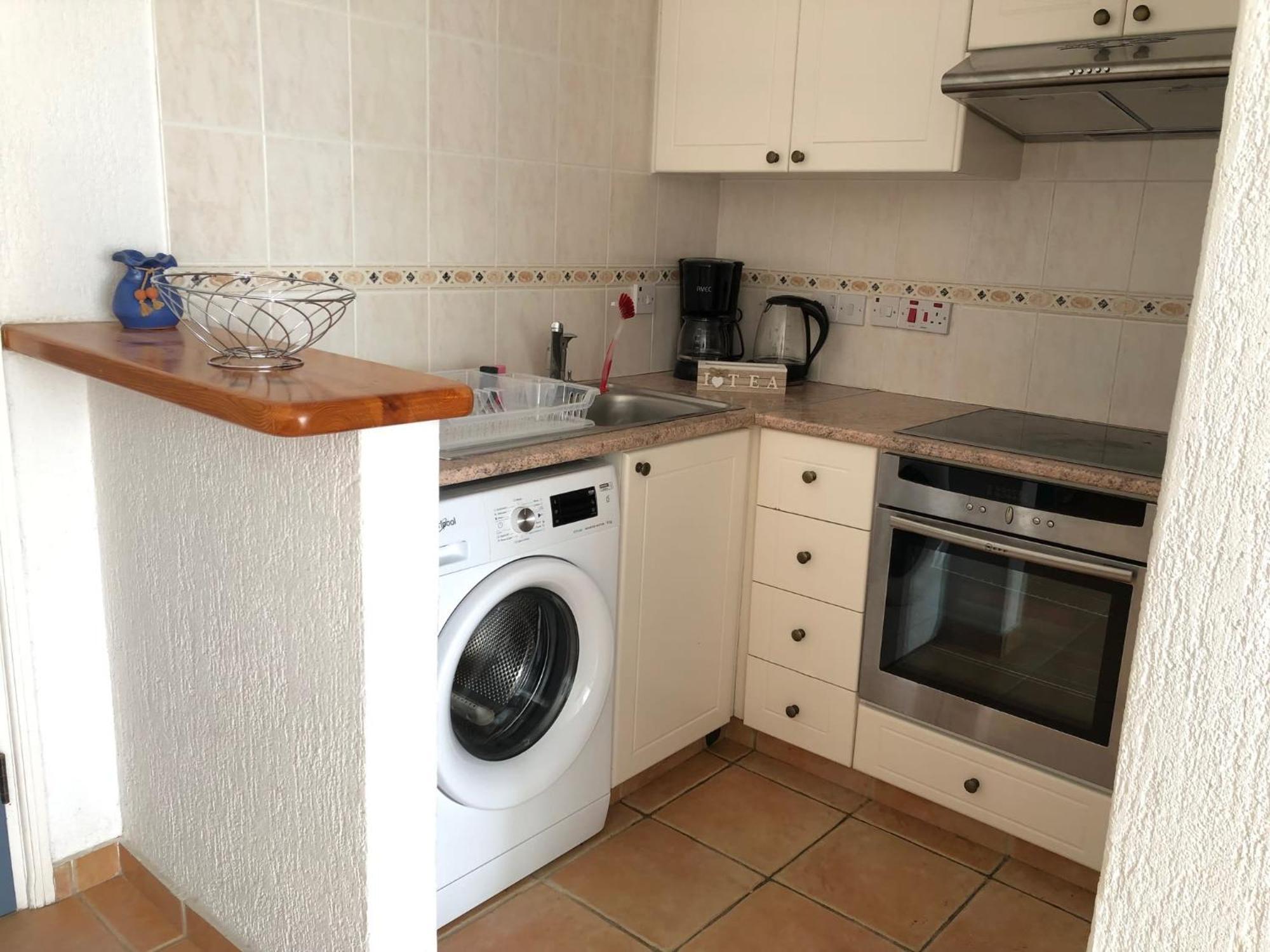 Limnaria Gardens - 1 Bedroom, Sunny Apartment With Stunning Pool Views Paphos Eksteriør bilde